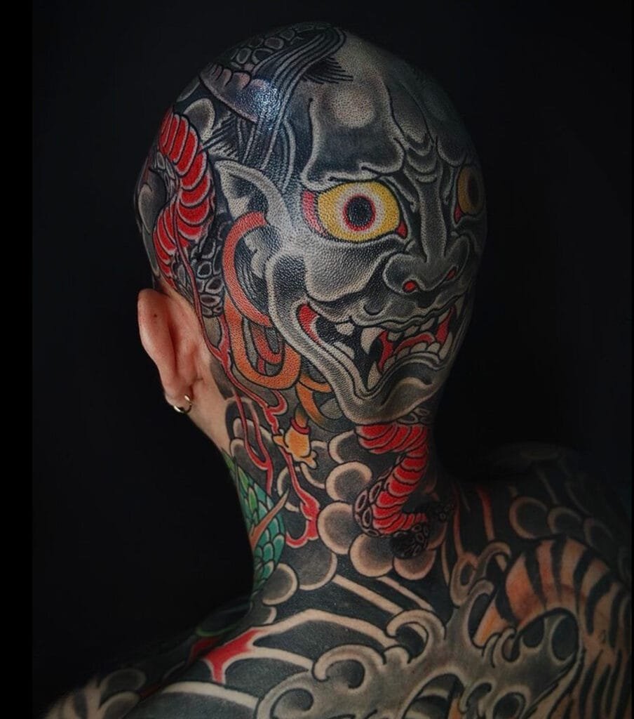 tatuaje en la cabeza